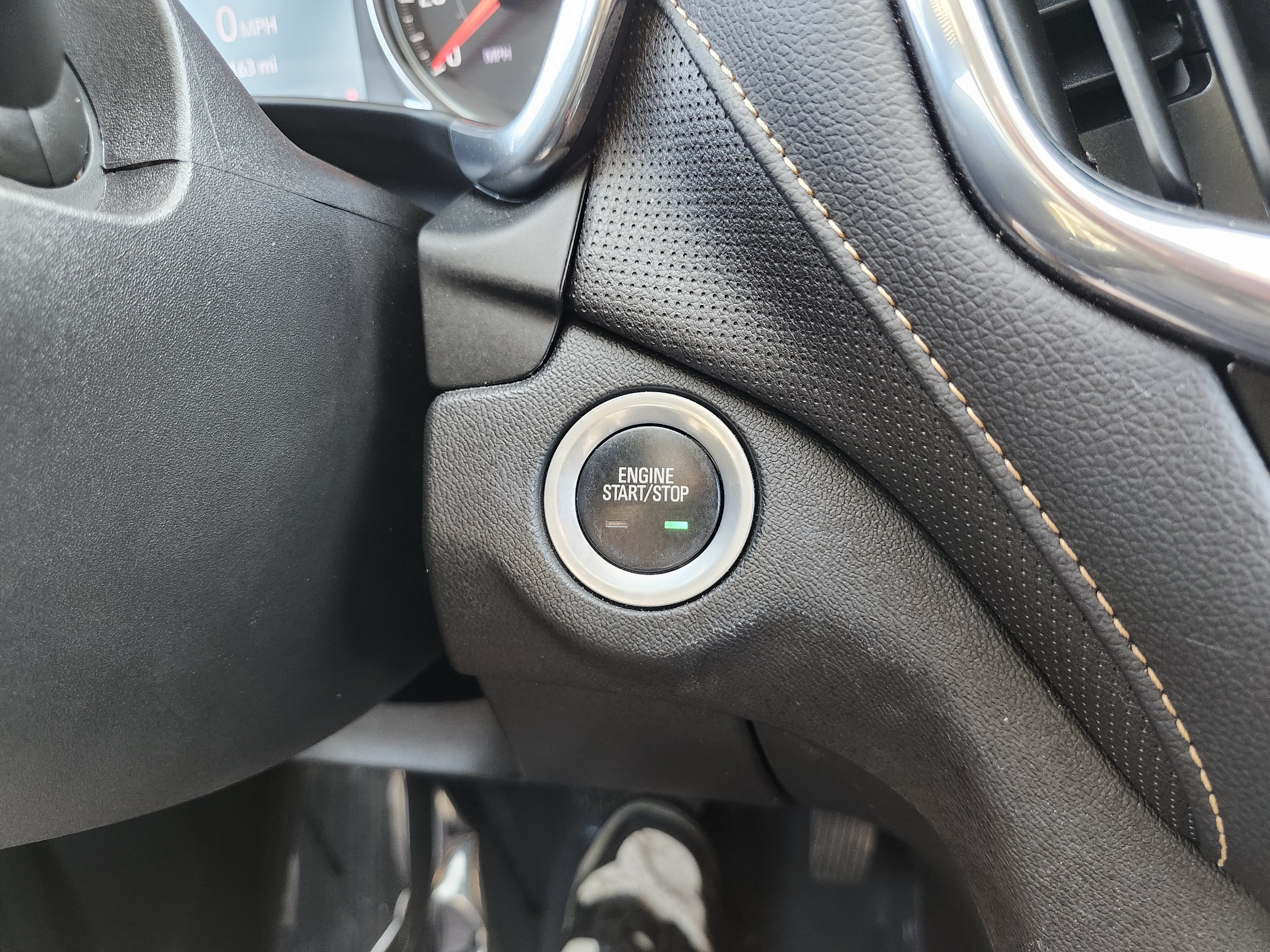 Used 2023 Chevrolet Equinox Premier FWD image 7