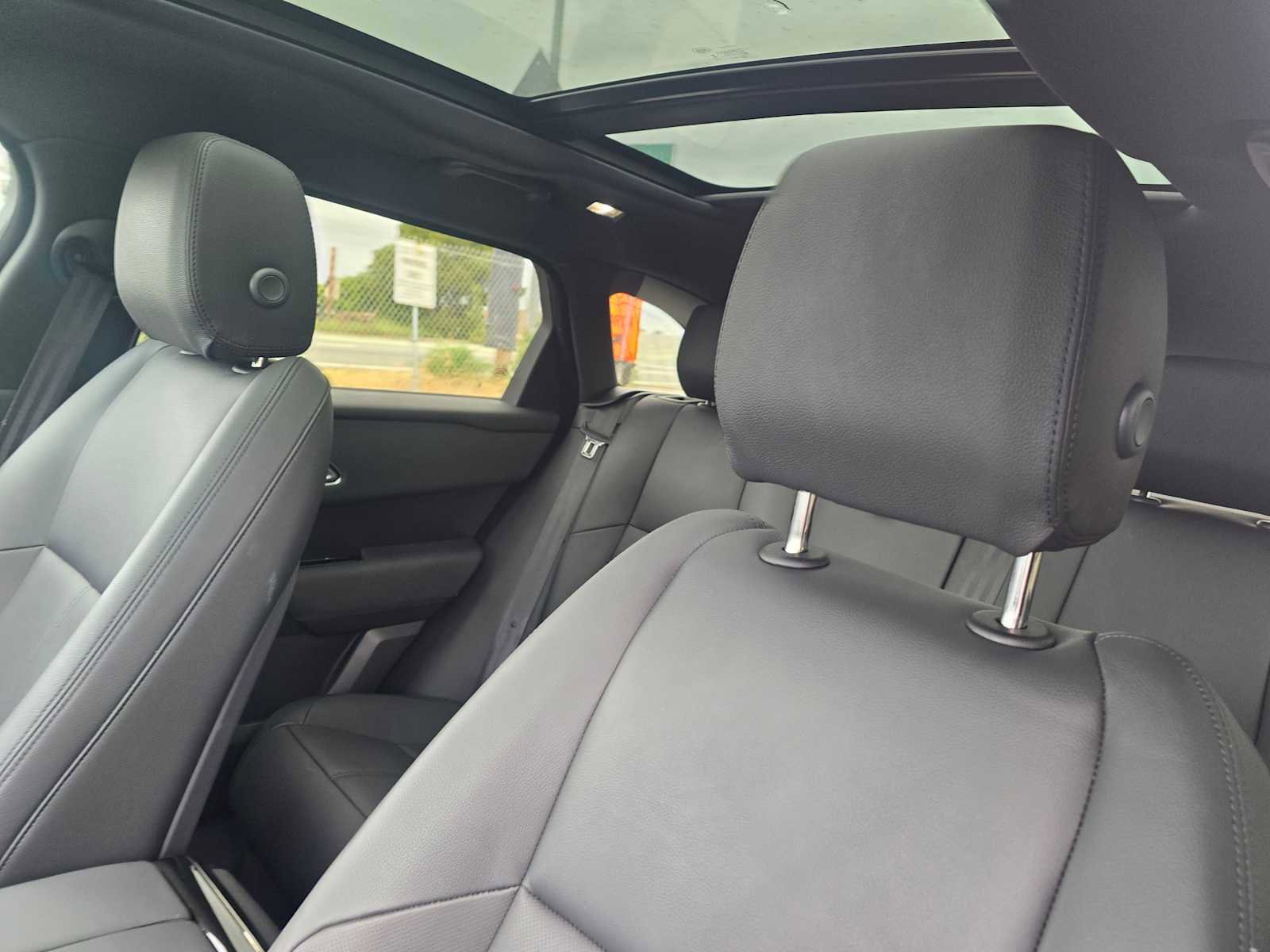 Used 2026 Land Rover Range Rover Velar Dynamic SE AWD/4WD image 26