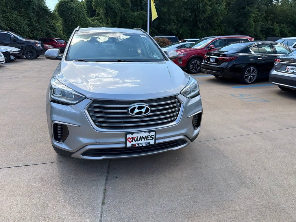 Used 2017 Hyundai Santa Fe SE w/ Cargo Package AWD/4WD image 2