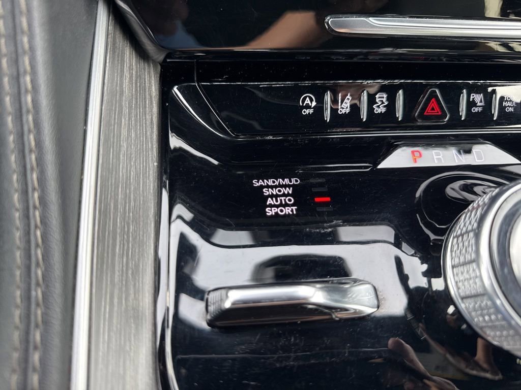 Used 2024 Jeep Wagoneer Series III AWD/4WD image 25