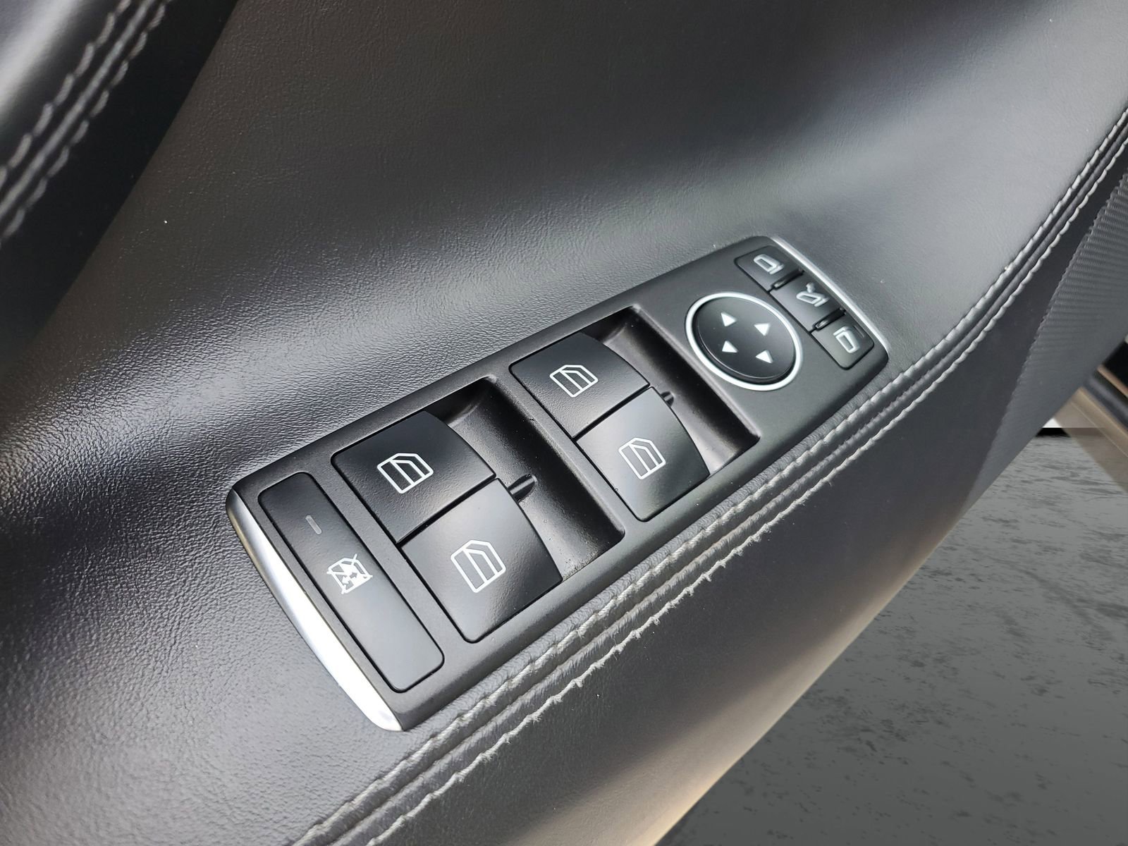 Used 2021 Tesla Model S Long Range Plus image 21