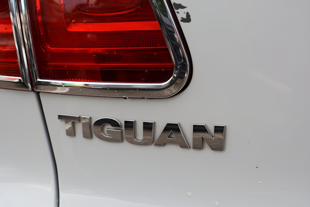 Used 2016 Volkswagen Tiguan S FWD image 8