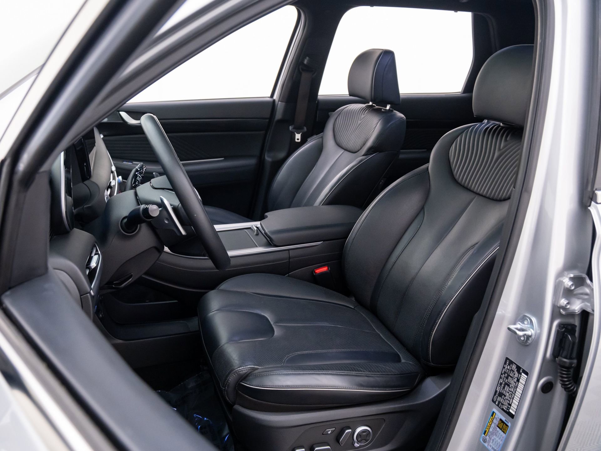 Used 2023 Hyundai Palisade Calligraphy image 11