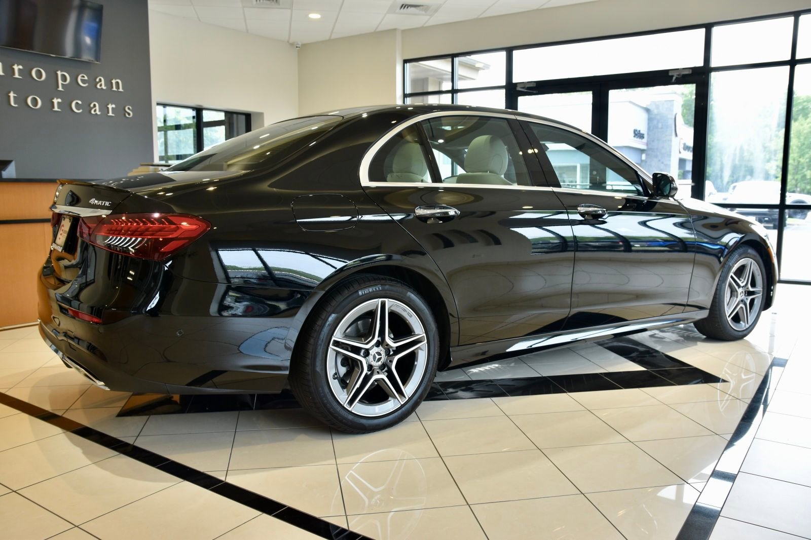Used 2023 Mercedes-Benz E 350 4MATIC Sedan image 6