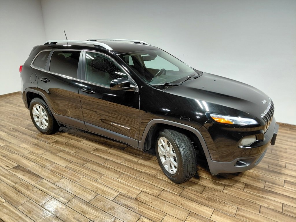 Used 2018 Jeep Cherokee Latitude Plus w/ Cold Weather Group image 22