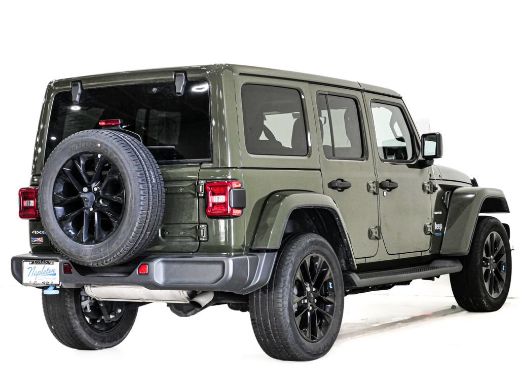 Used 2022 Jeep Wrangler Unlimited Sahara w/ Cold Weather Group AWD/4WD image 7