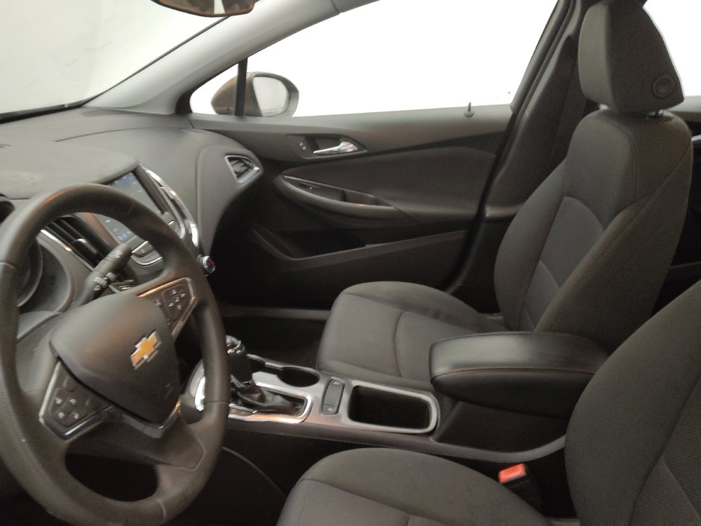 Used 2019 Chevrolet Cruze LT image 17