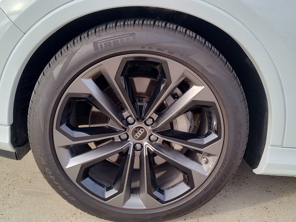 Certified 2025 Audi Q7 3.0T Prestige w/ Prestige Package image 19