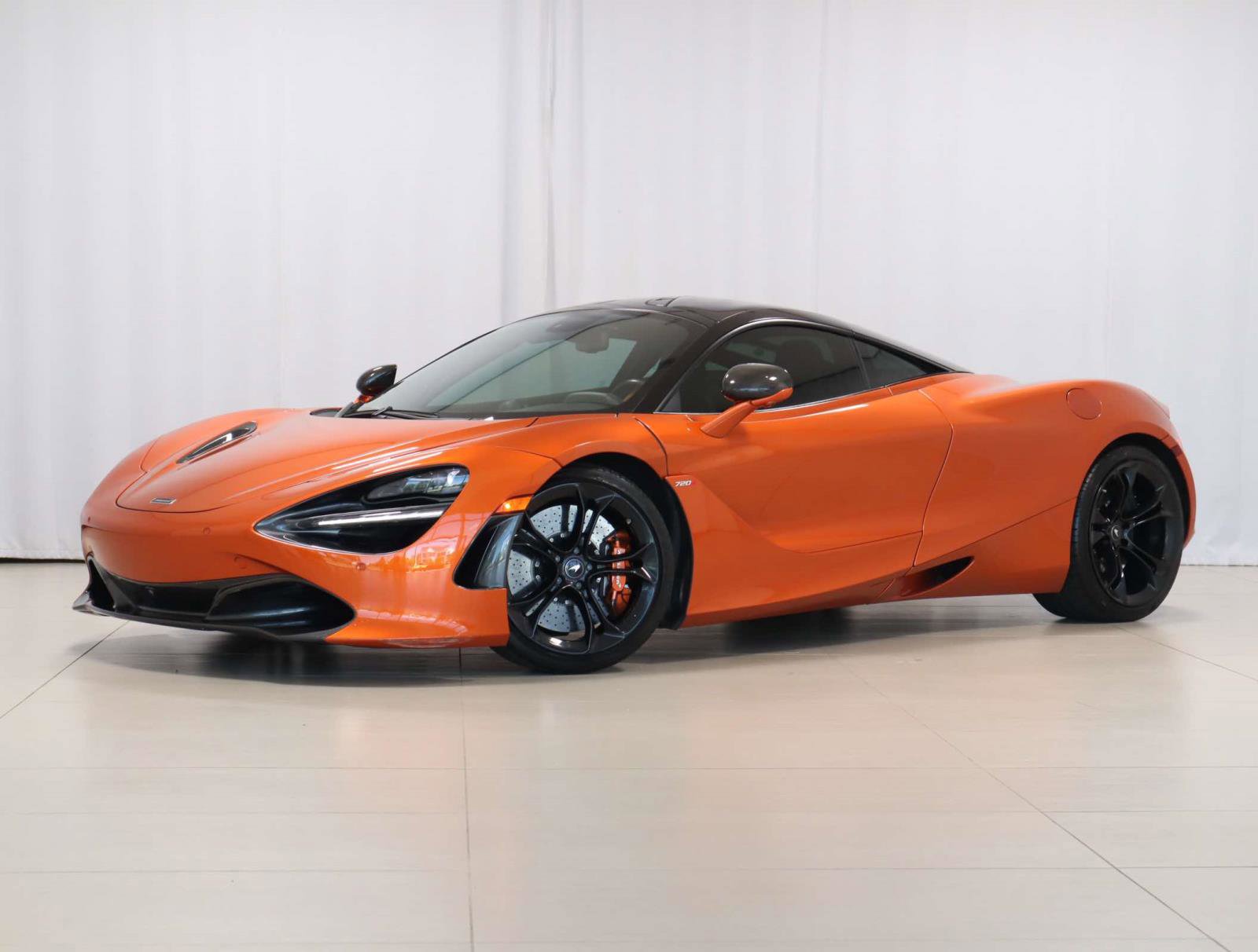 Used 2019 McLaren 720S Luxury RWD image 1