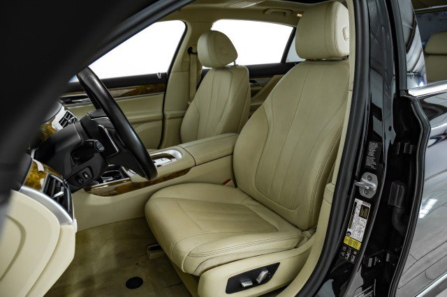 Used 2017 BMW 740i xDrive AWD SUNROOF LEATHER HEATED SEA image 28