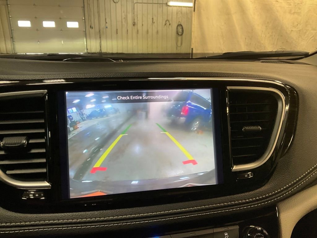 Used 2021 Chrysler Pacifica Limited image 20