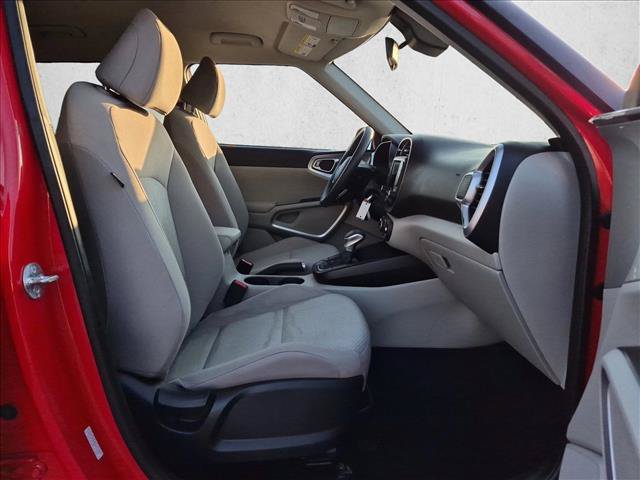 Used 2025 Kia Soul LX FWD image 19