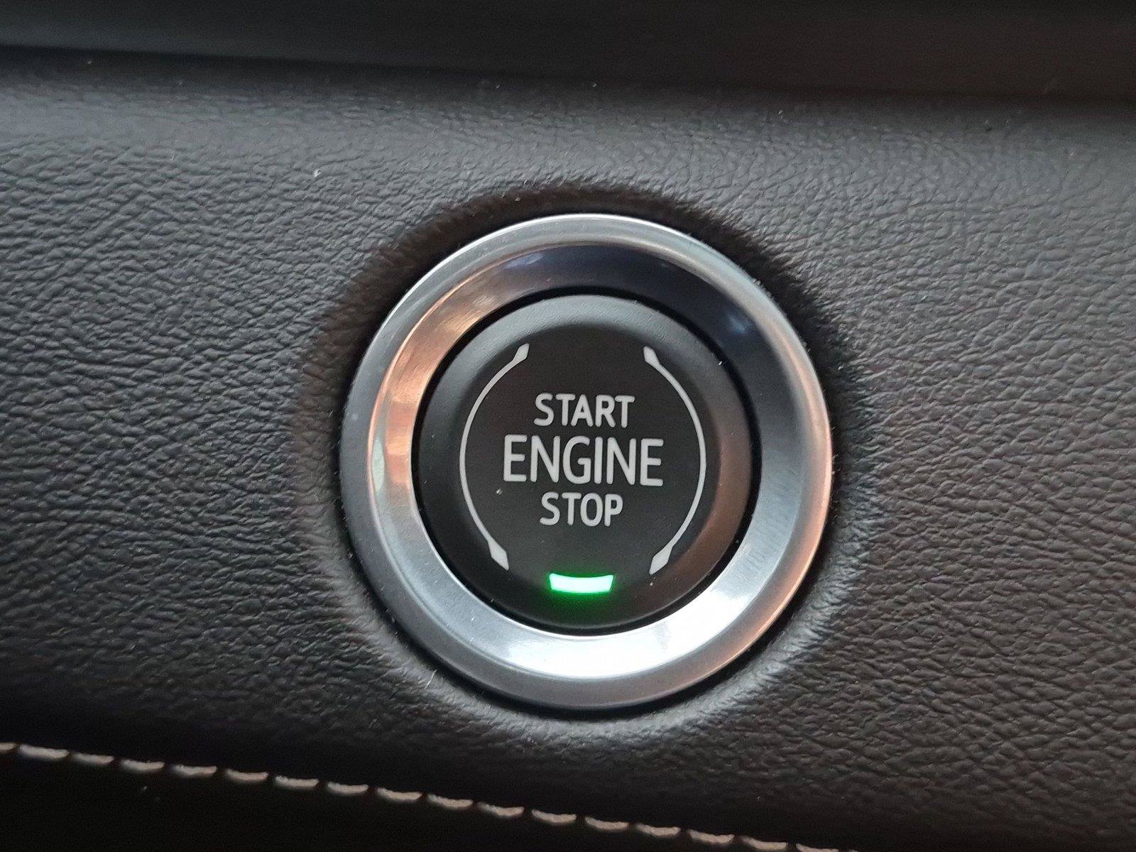Used 2022 Cadillac Escalade ESV Premium Luxury AWD/4WD image 24