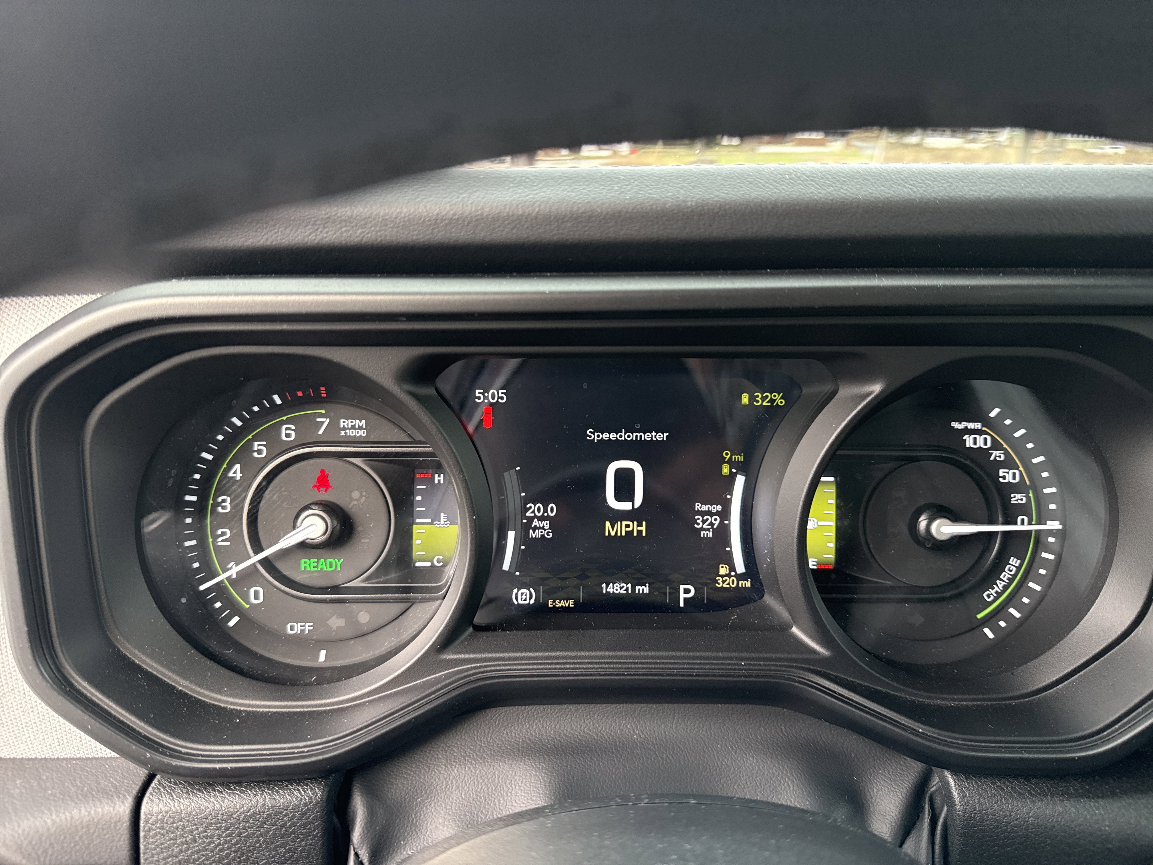 Used 2025 Jeep Wrangler Sahara image 18