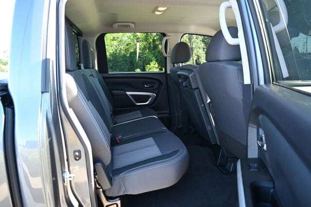 Used 2024 Nissan Titan SV AWD/4WD image 21