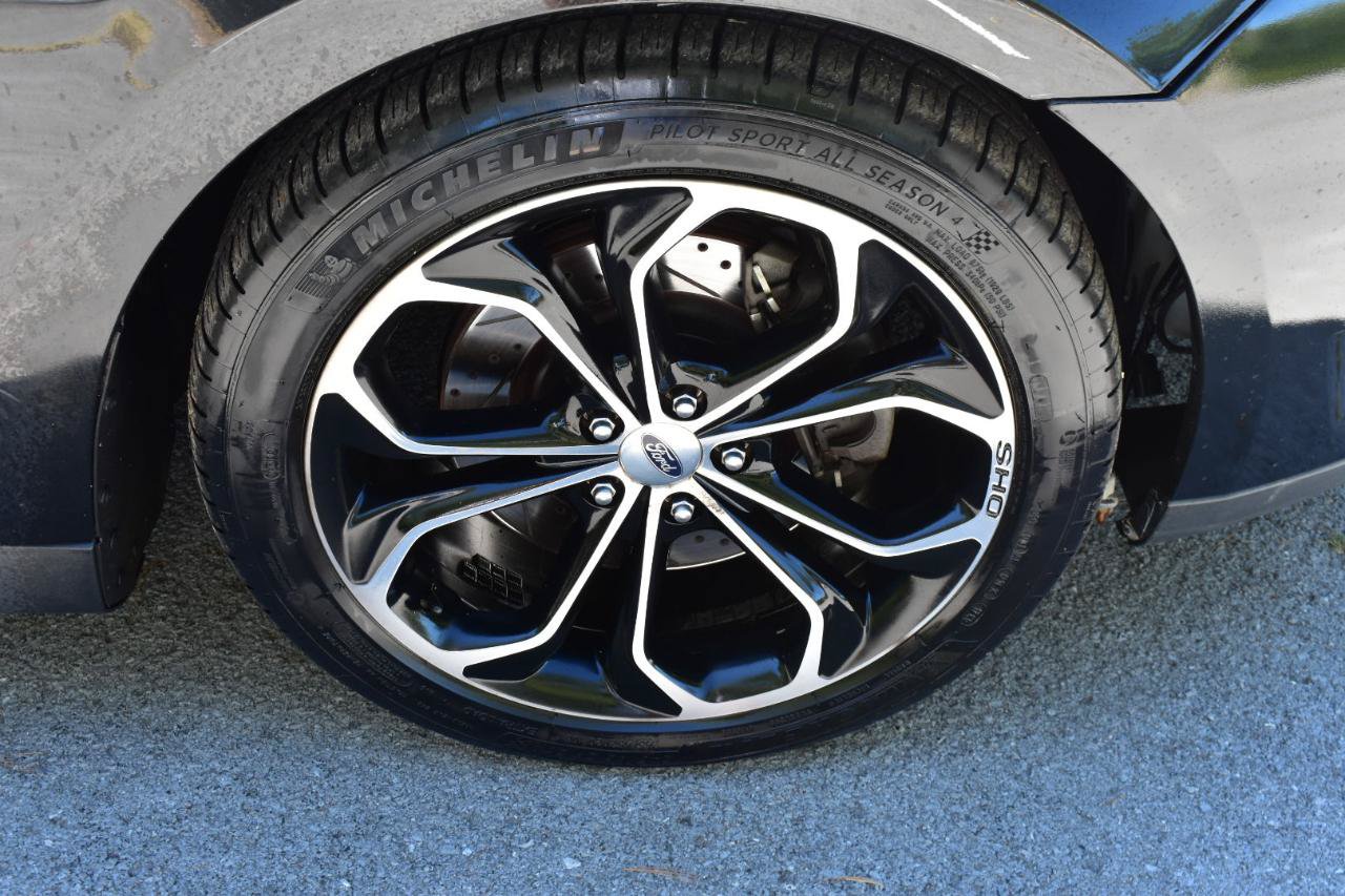 Used 2015 Ford Taurus SHO AWD/4WD image 26