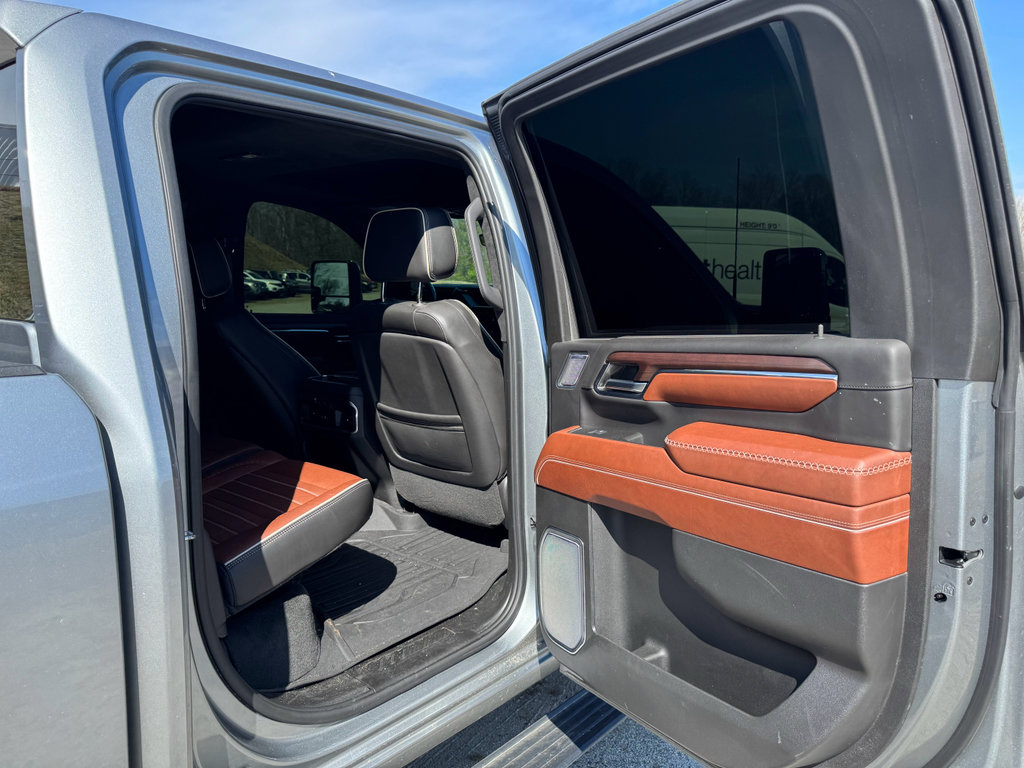 Used 2024 GMC Sierra 3500 Denali Ultimate image 14