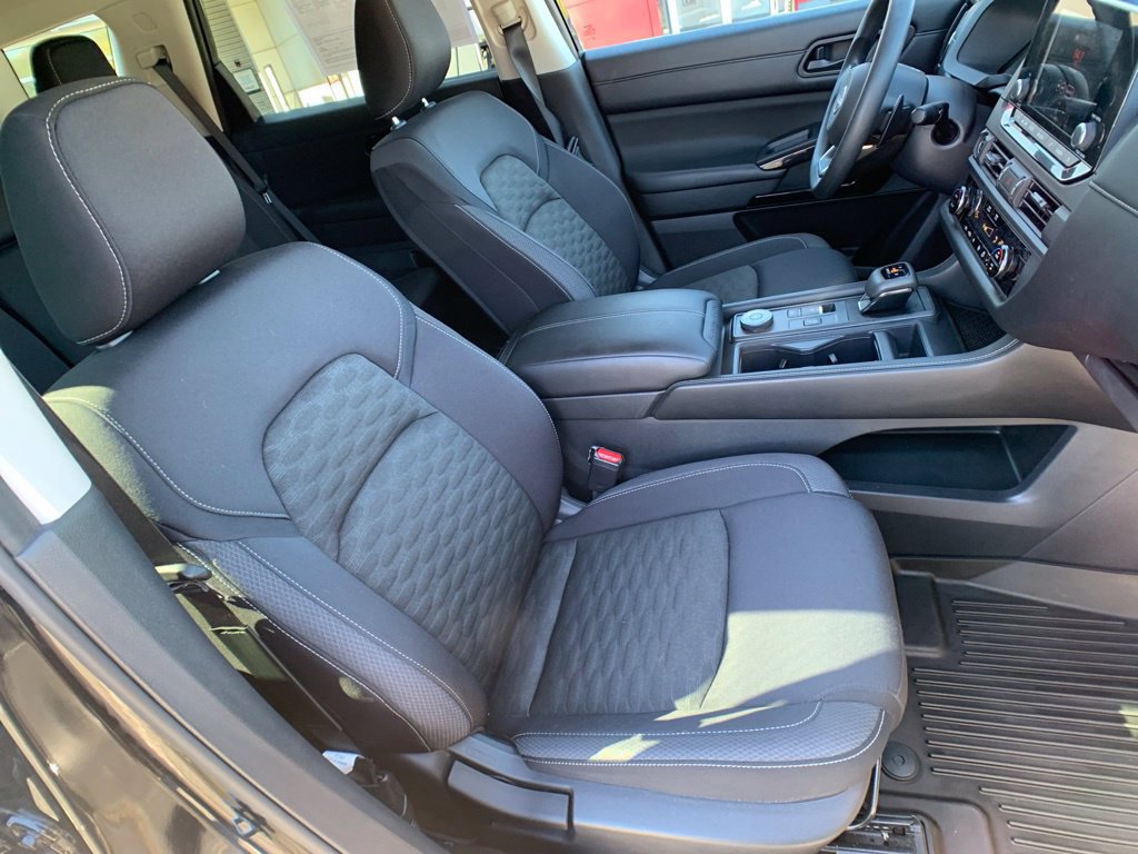 Used 2023 Nissan Pathfinder S AWD/4WD image 30