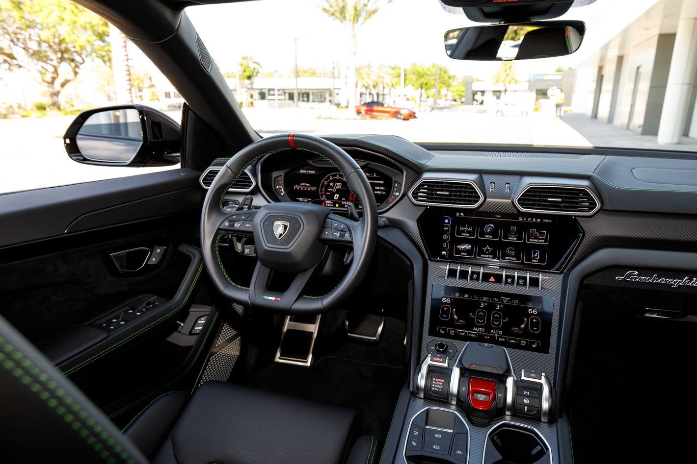 Used 2023 Lamborghini Urus Performante AWD/4WD image 72