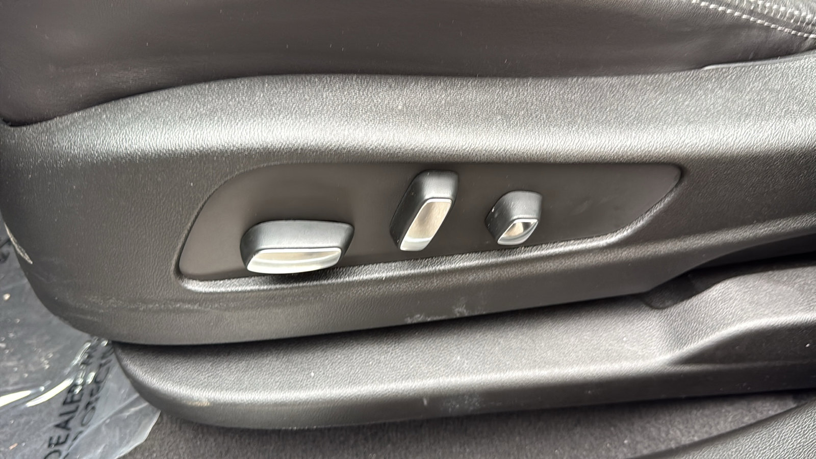 Used 2025 Cadillac XT5 Premium Luxury image 12