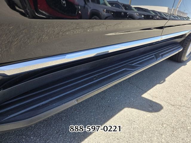Used 2021 GMC Yukon XL SLT w/ SLT Luxury Plus Package image 9