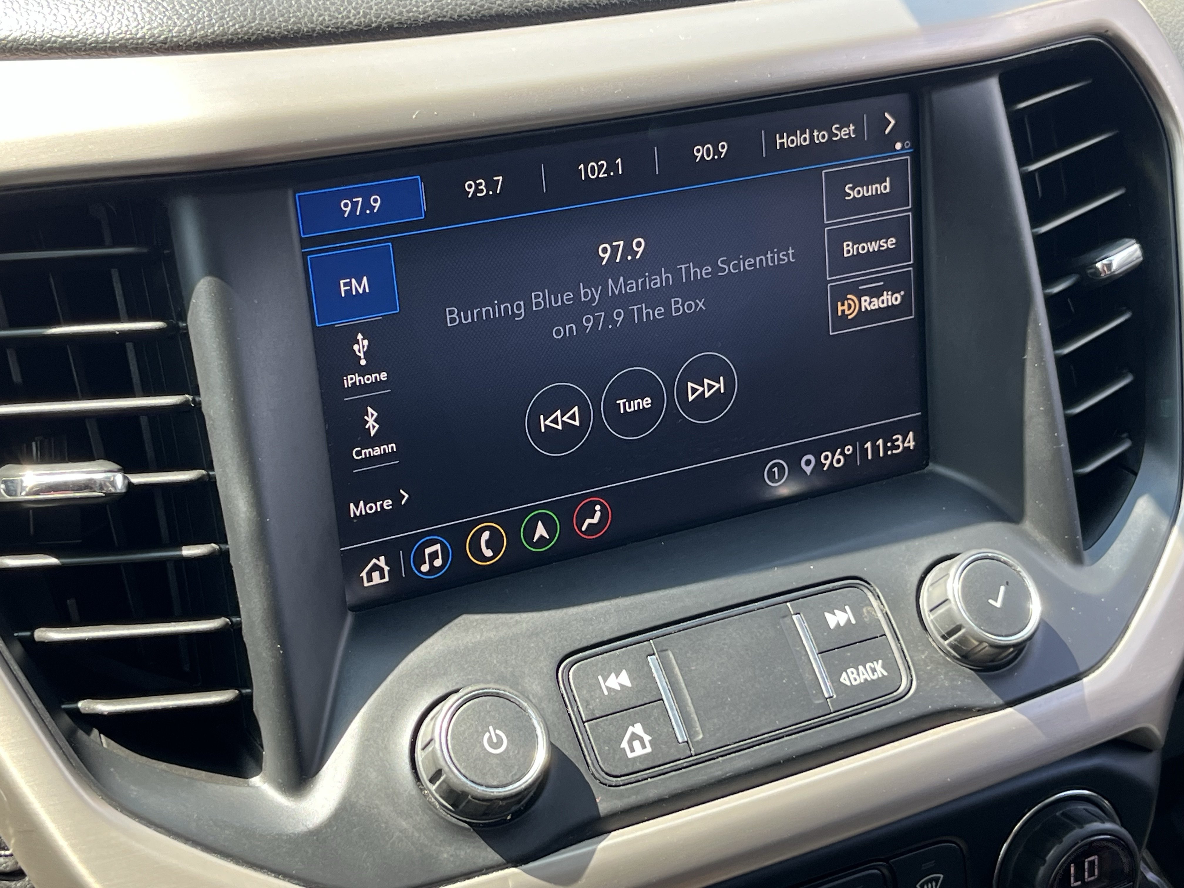 Used 2020 GMC Acadia Denali w/ Technology Package FWD image 8