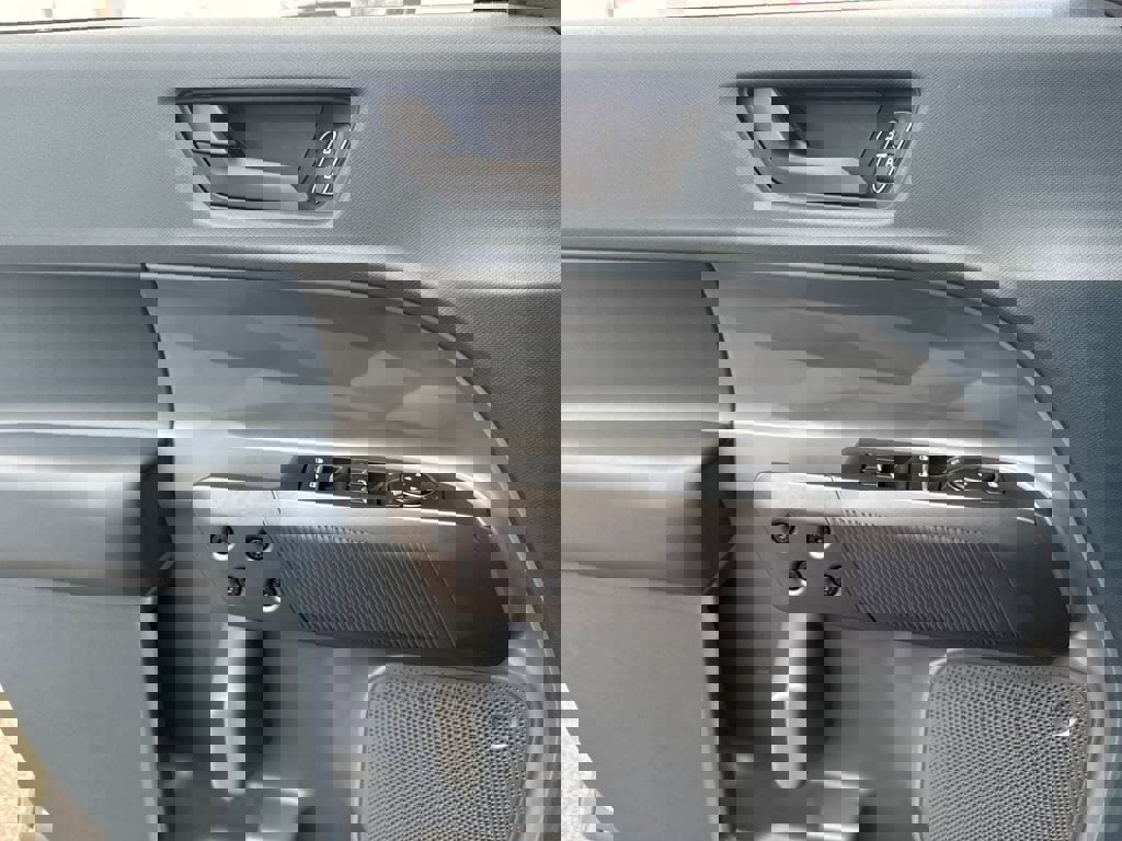 New 2026 Ford Maverick XLT w/ Black Appearance Package image 18