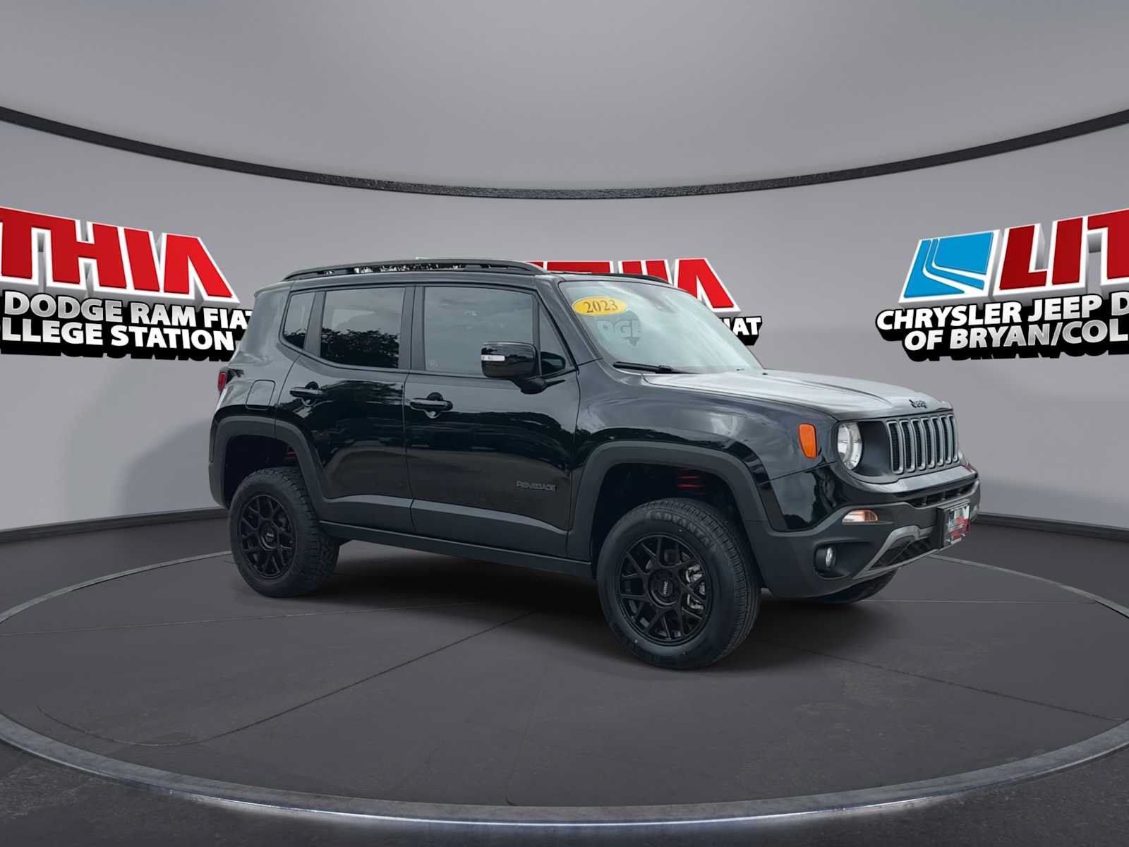 Used 2023 Jeep Renegade Latitude AWD/4WD video 2