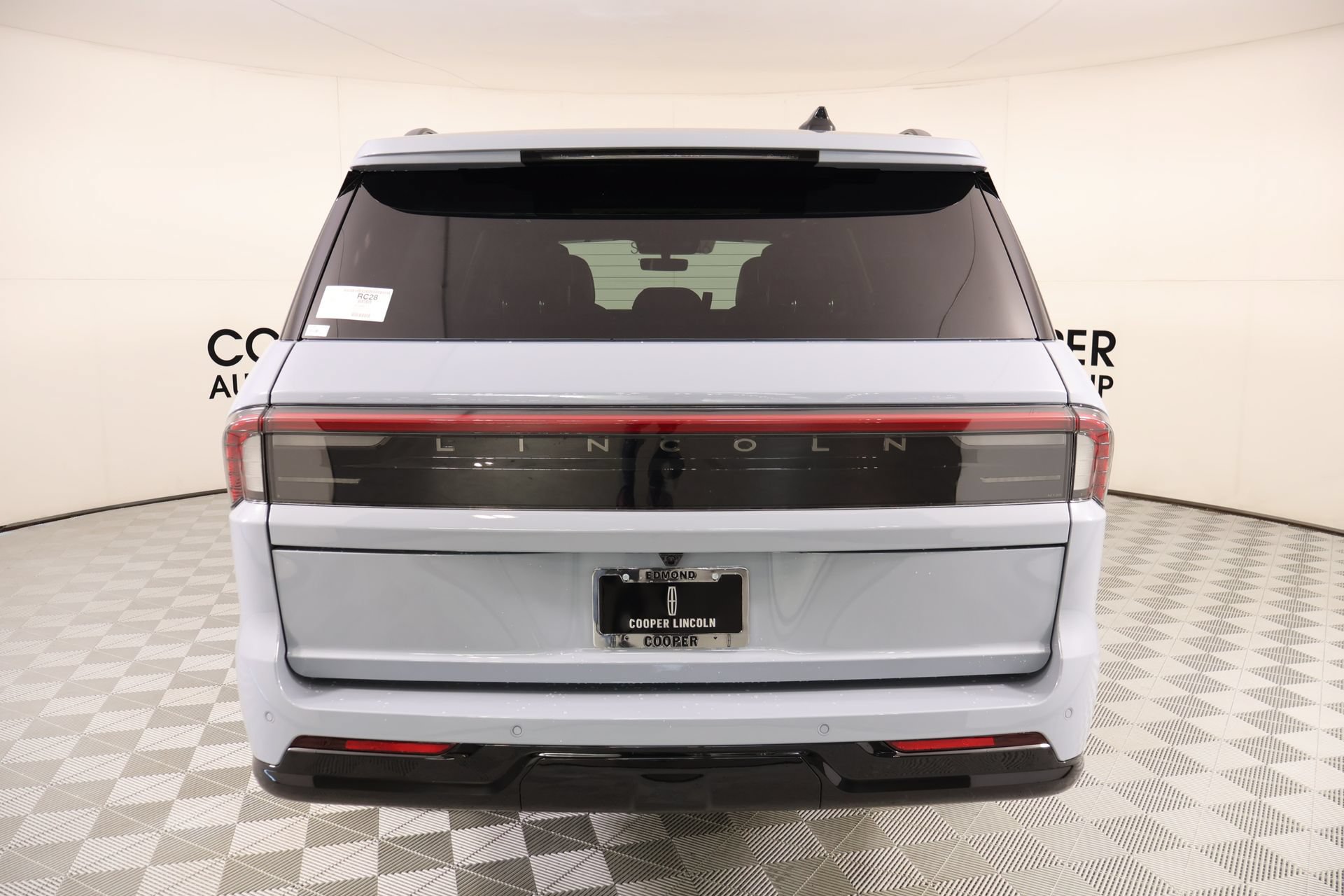 New 2026 Lincoln Navigator L Reserve w/ Jet Appearance Package AWD/4WD image 23