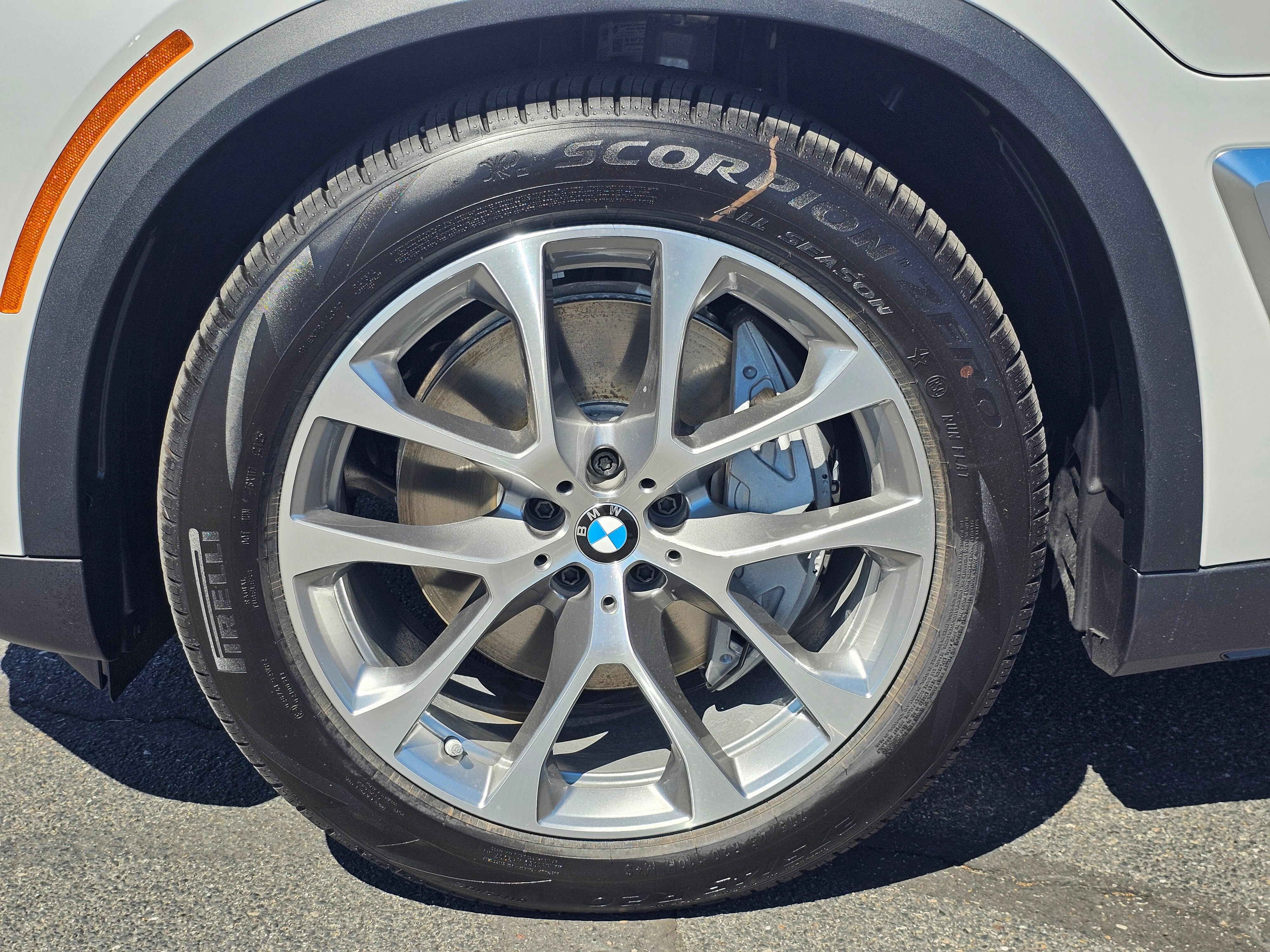 New 2026 BMW X5 xDrive50e image 8
