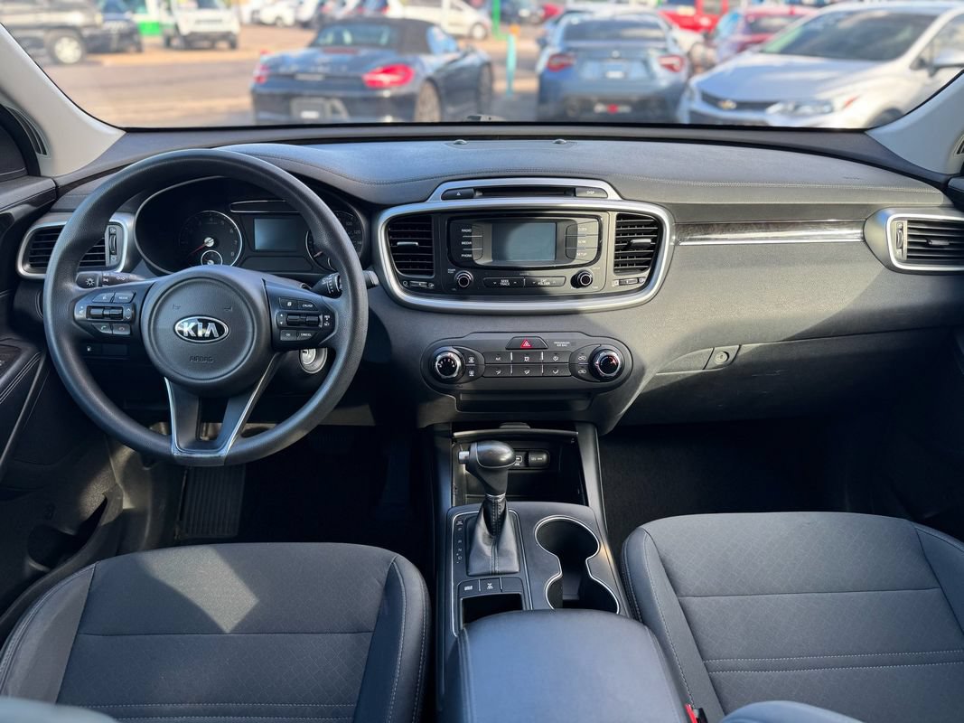 Used 2017 Kia Sorento AWD image 13