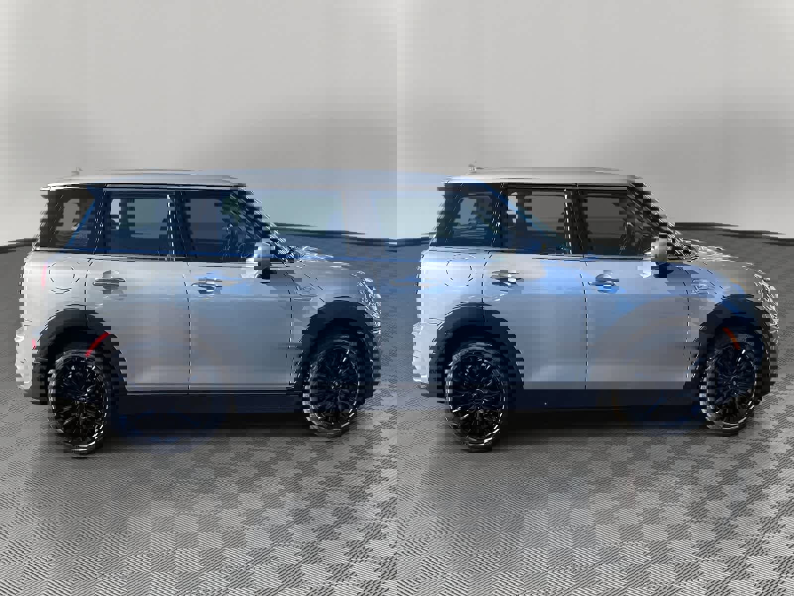 Certified 2024 MINI Cooper Clubman S image 2