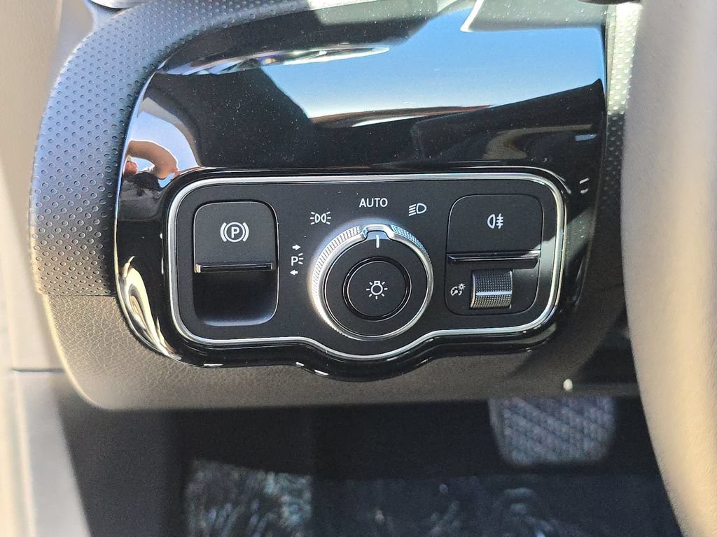 Used 2019 Mercedes-Benz A 220 image 32