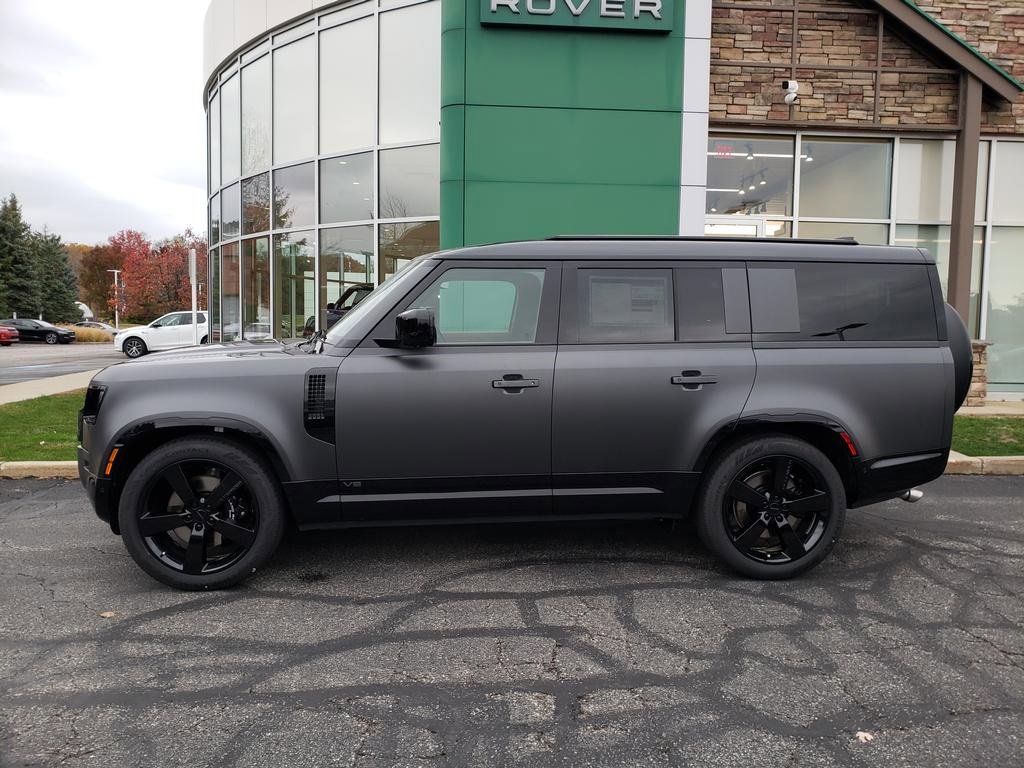 New 2026 Land Rover Defender 130 V8 image 8