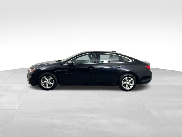 Used 2018 Chevrolet Malibu LS image 2
