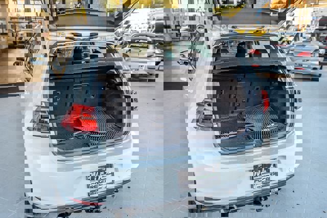 Used 2016 Volkswagen Golf S image 10