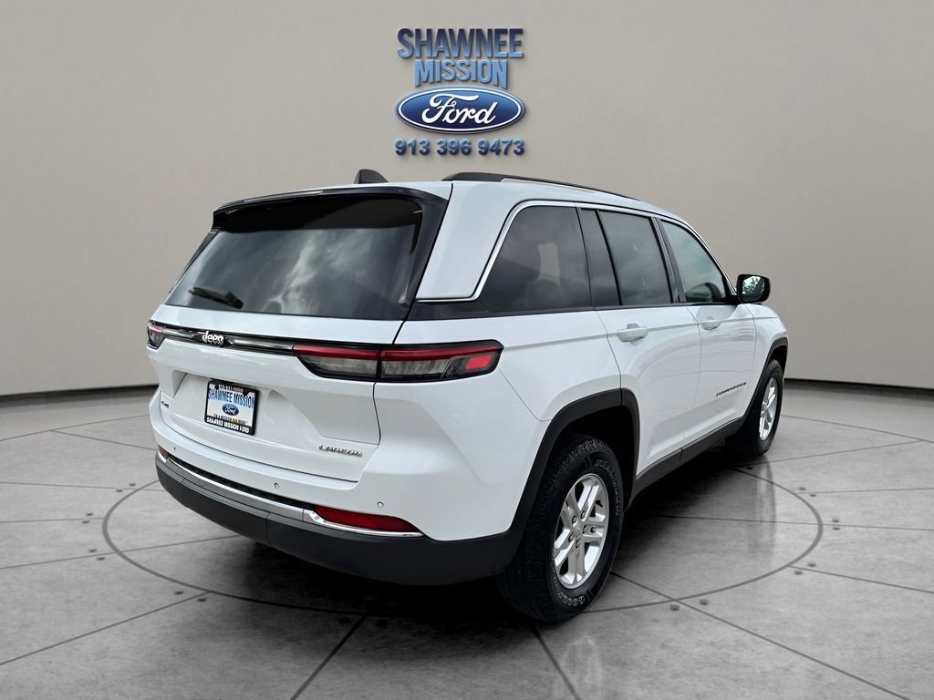Used 2023 Jeep Grand Cherokee Laredo image 5