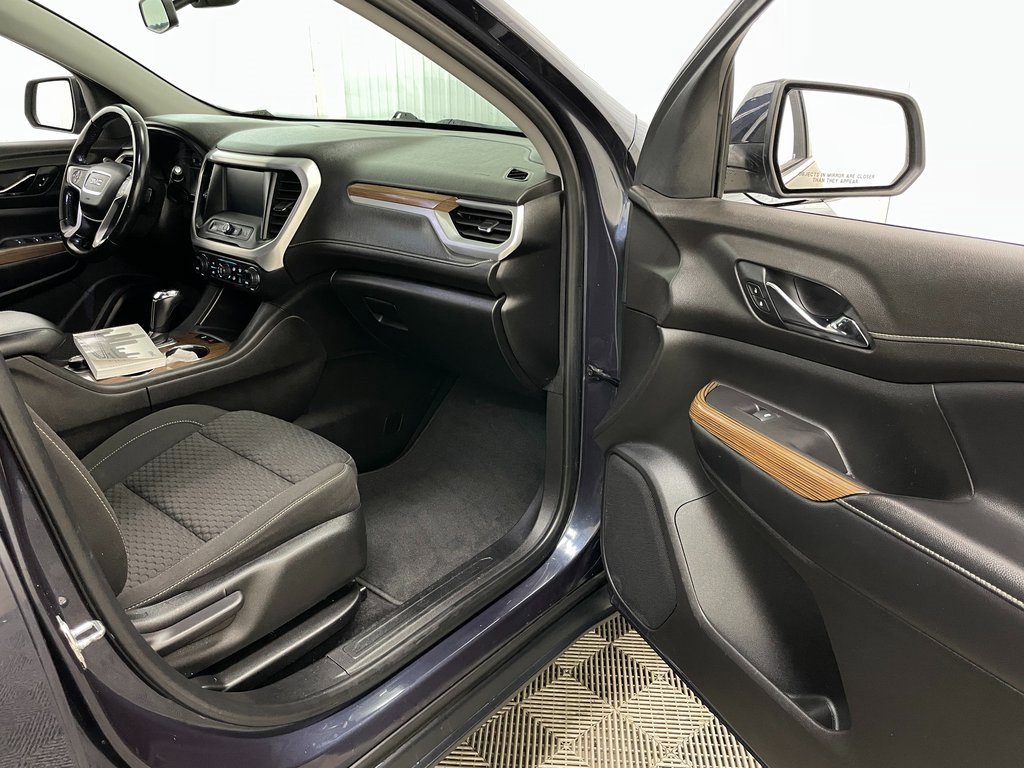 Used 2019 GMC Acadia SLE image 32