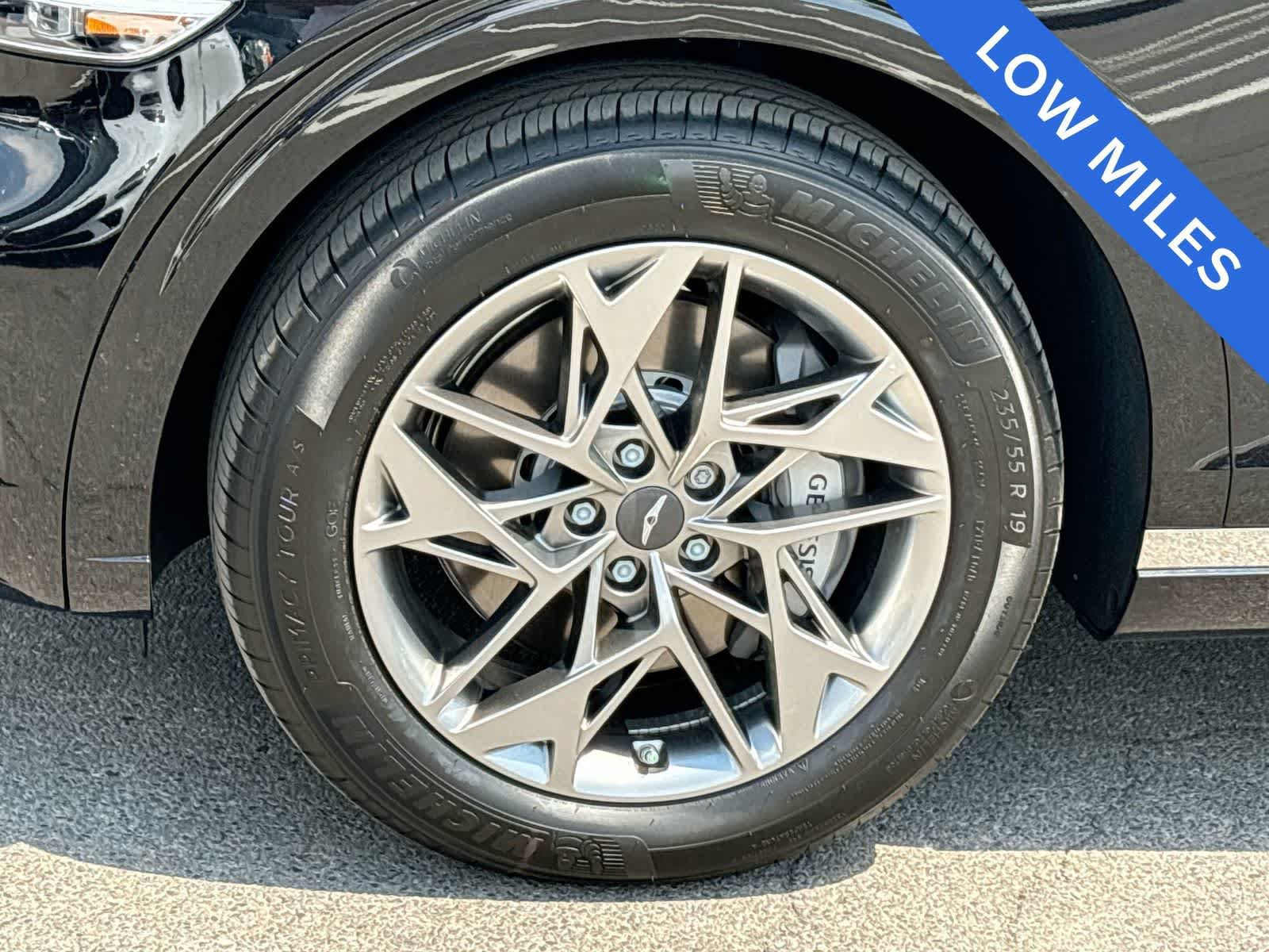 Certified 2024 Genesis GV70 2.5T AWD/4WD image 16