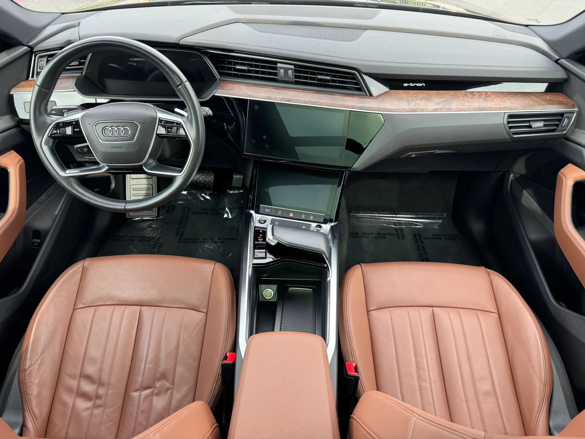 Used 2022 Audi e-tron Premium w/ Convenience Plus Package AWD/4WD image 24