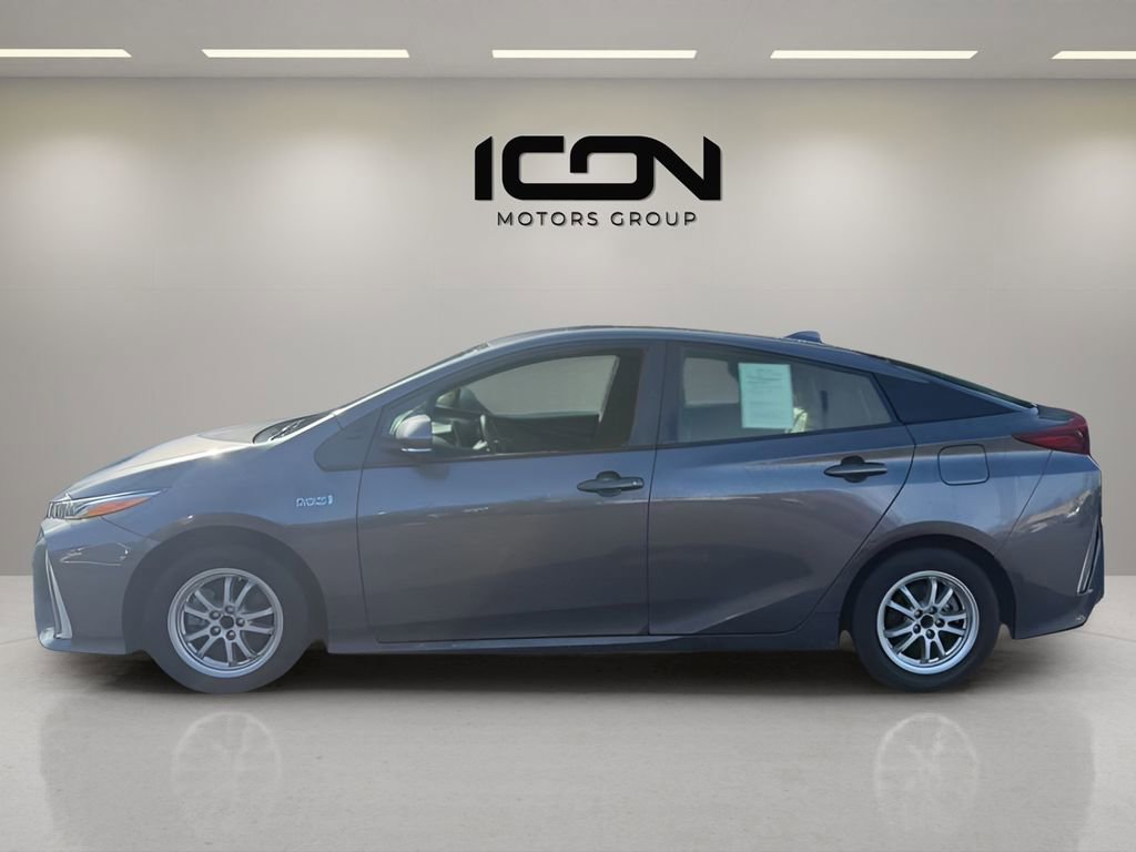 Used 2021 Toyota Prius Prime XLE FWD image 2