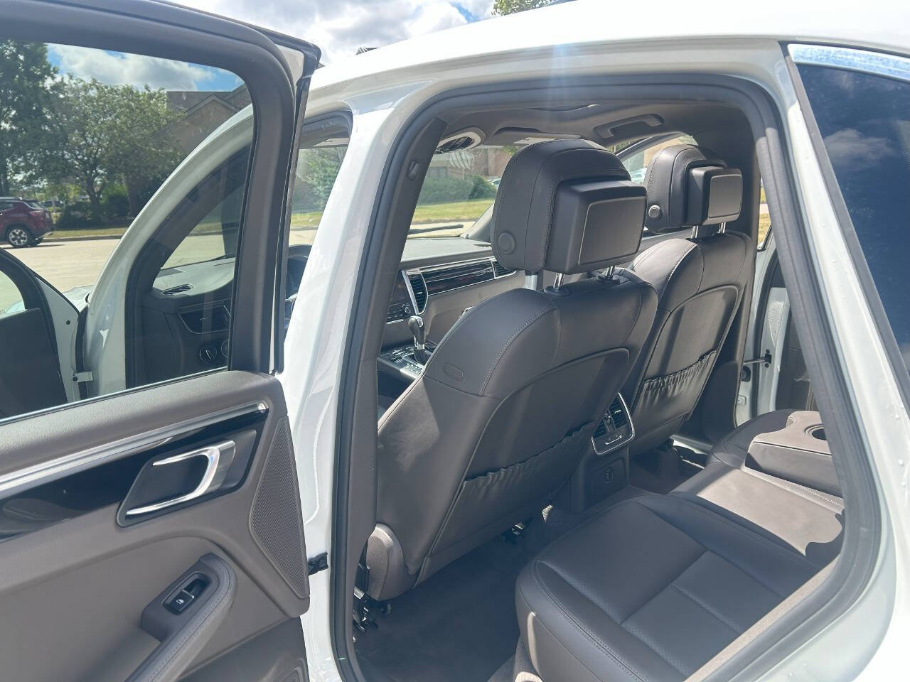 Used 2017 Porsche Macan S image 29