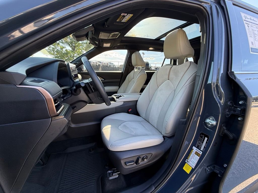 Used 2026 Toyota Grand Highlander AWD Hybrid image 21