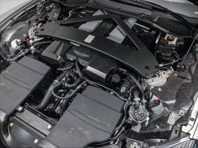Used 2025 Aston Martin Vanquish RWD image 41
