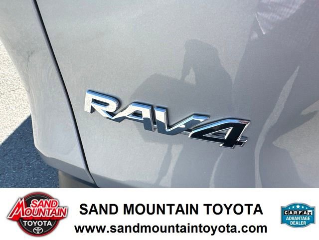 Used 2019 Toyota RAV4 LE AWD/4WD image 11
