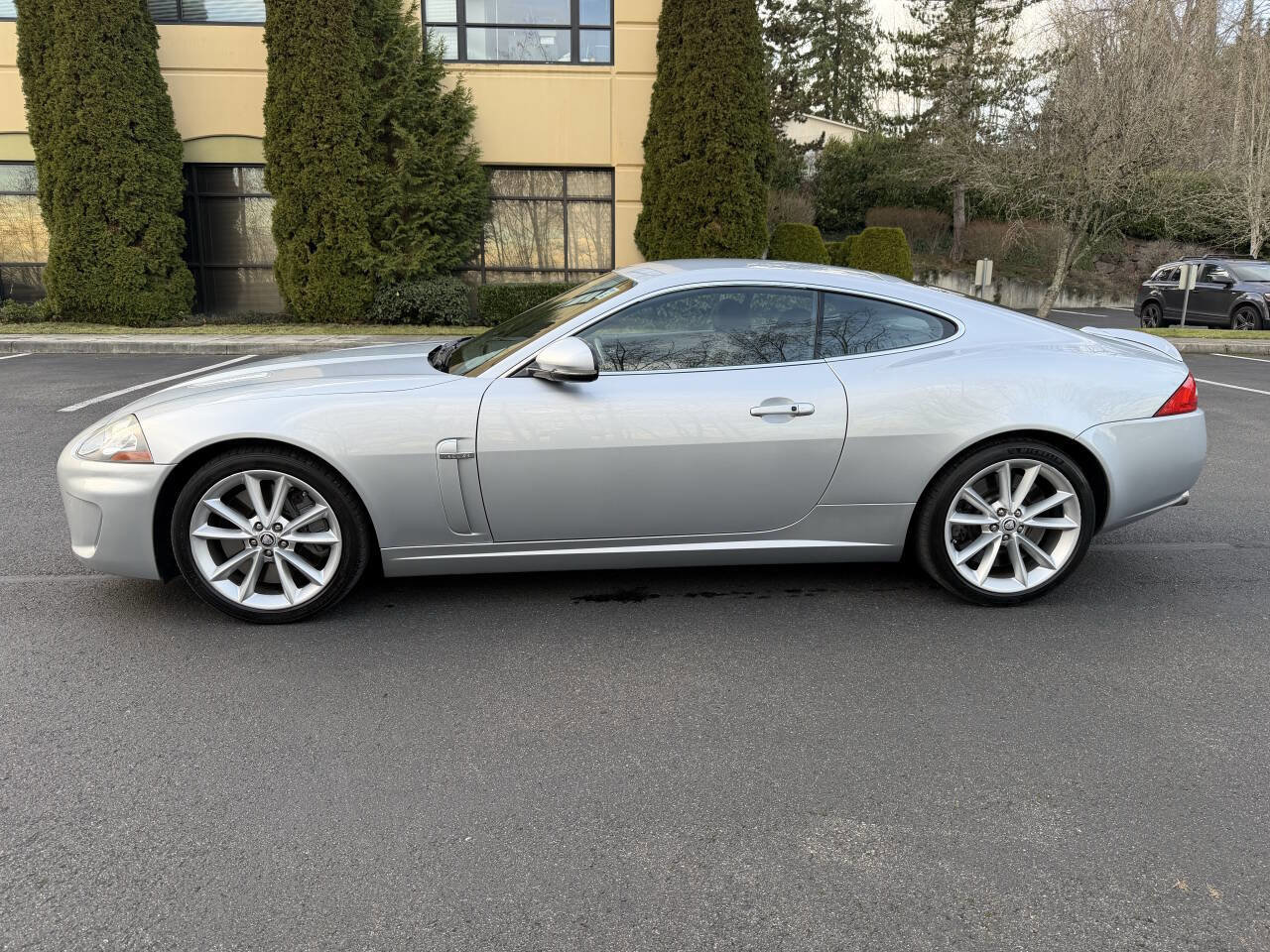 Used 2011 Jaguar XKR R image 9