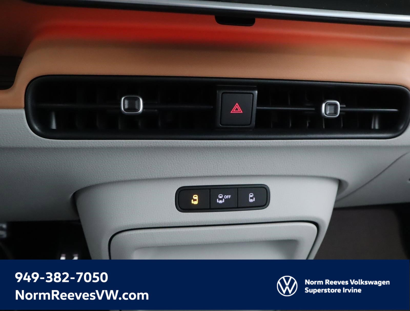 New 2025 Volkswagen ID. Buzz 1st Edition image 24