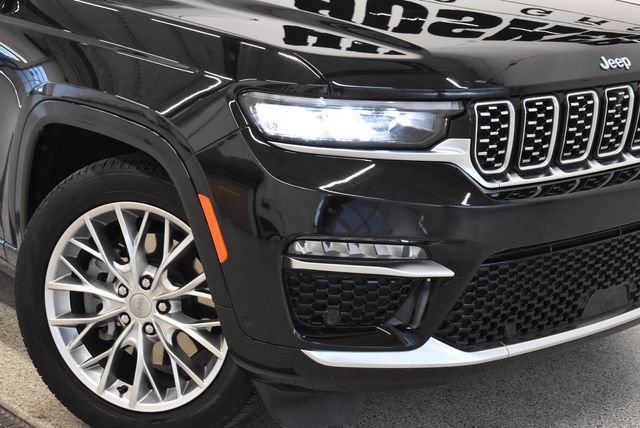 Used 2023 Jeep Grand Cherokee Summit w/ Advanced Protech Group IV AWD/4WD image 31
