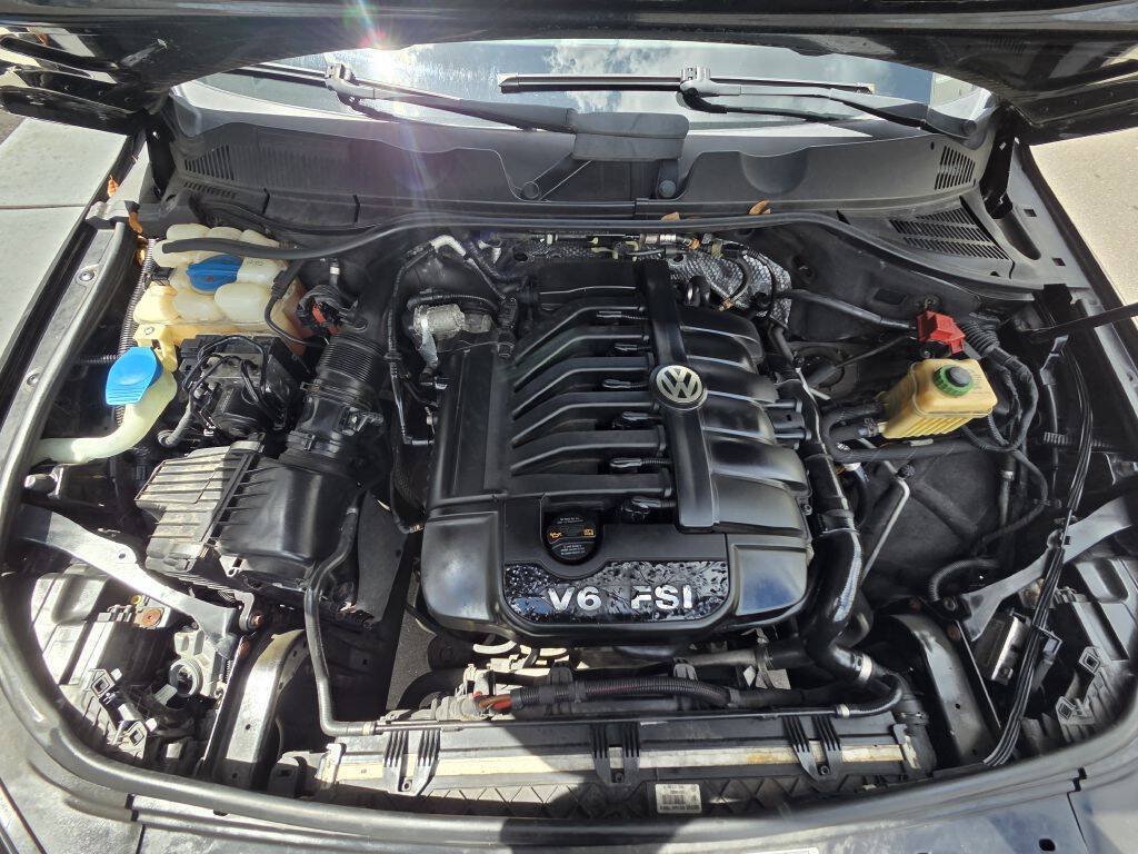 Used 2011 Volkswagen Touareg VR6 AWD/4WD image 14