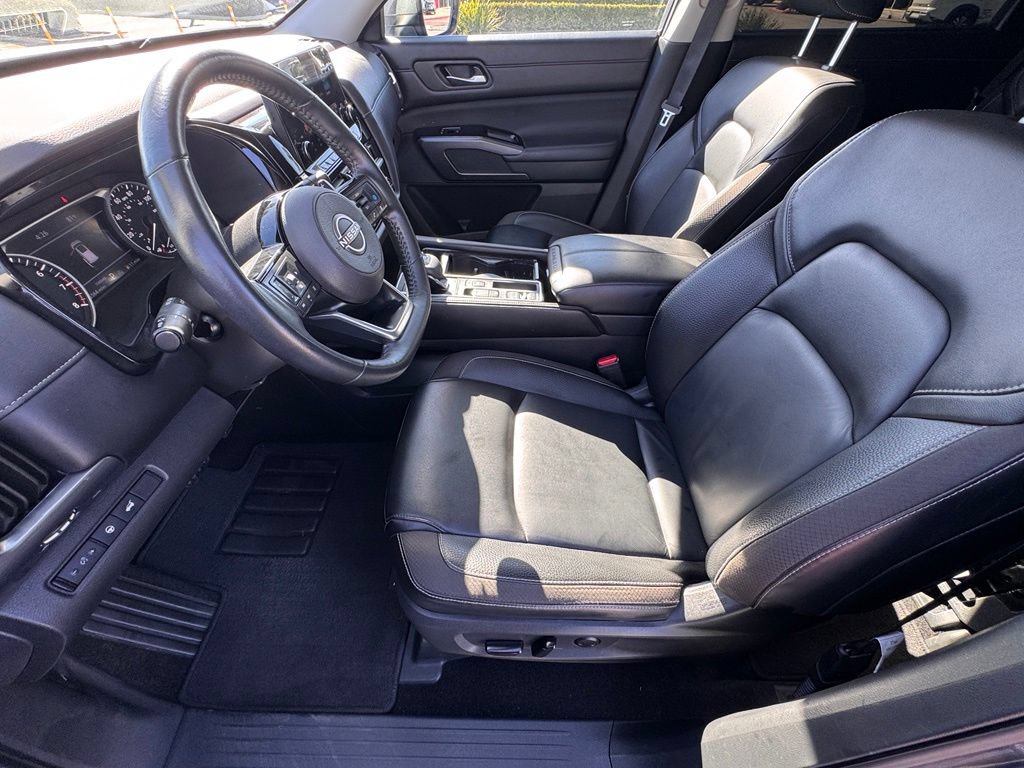 Certified 2024 Nissan Pathfinder SL FWD image 10